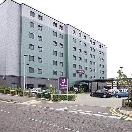Premier Inn London Elstree / ボーハムウッド エクステリア 写真