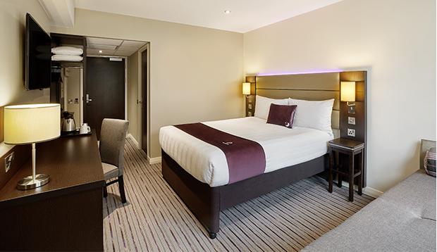 Premier Inn London Elstree / ボーハムウッド エクステリア 写真