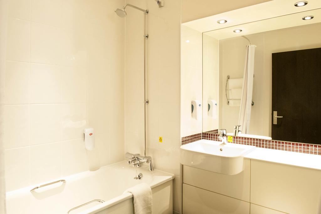 Premier Inn London Elstree / ボーハムウッド 部屋 写真